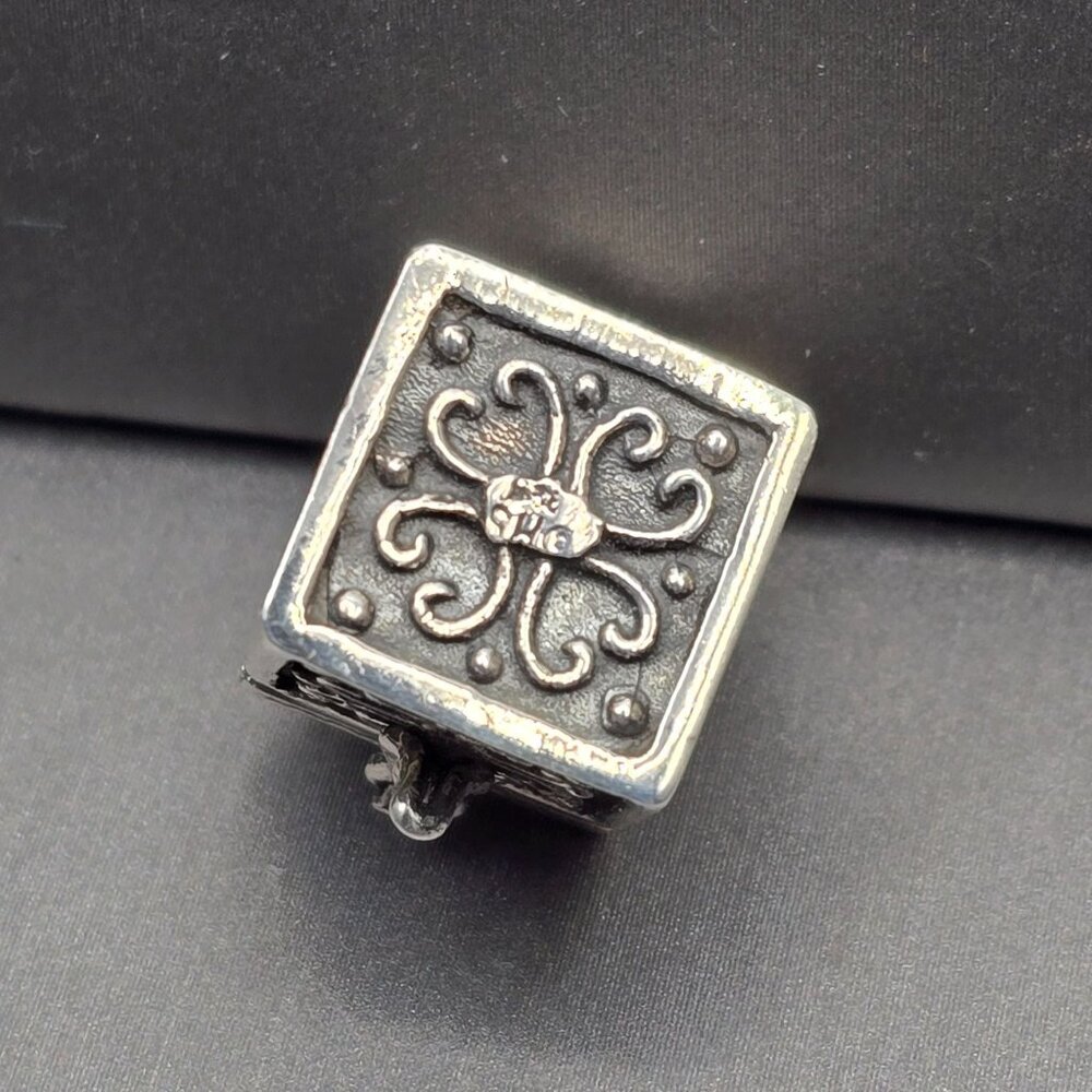 VTG 925 Sterling Silver Prayer Box Pendant 1" 8.07g Signed DHS - Picture 8 of 12